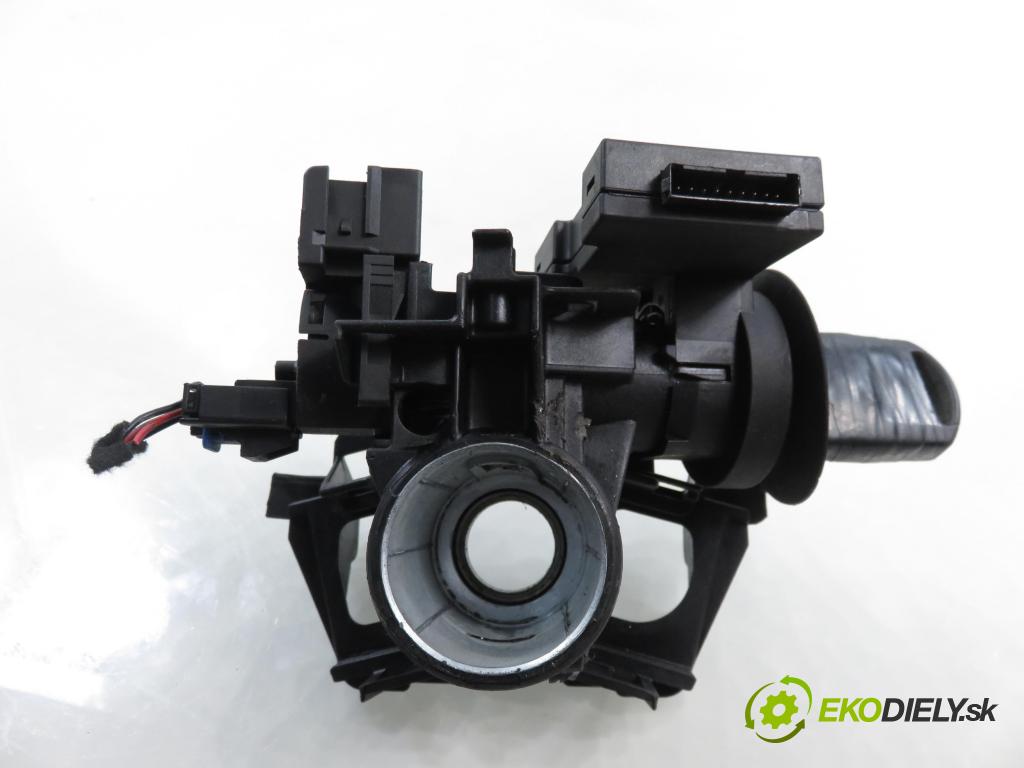 OPEL MERIVA A nadwozie wielkoprzestrzenne (MPV) (X03) MINIVAN 2004 55,00 1.7 DTI 75 - Y 17 DT 1686,00 spinačka 24445098 ; 5WK4763 (Spínacia skrinka)