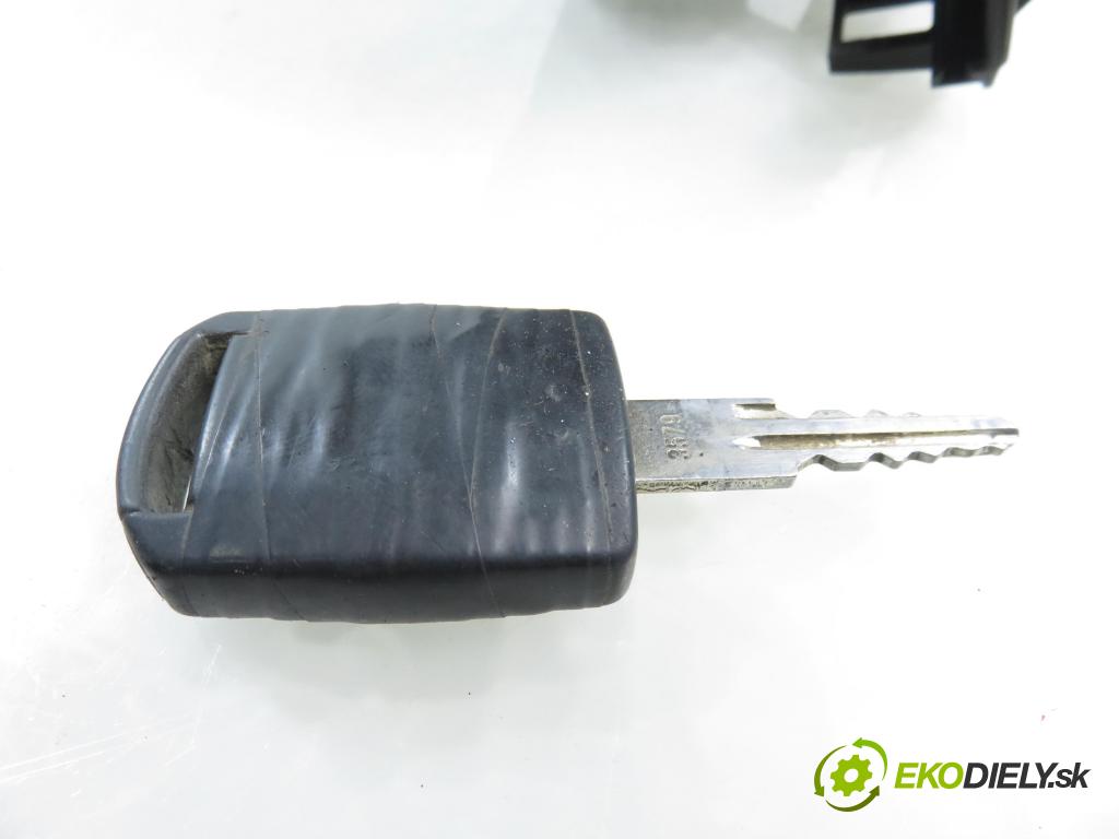 OPEL MERIVA A nadwozie wielkoprzestrzenne (MPV) (X03) MINIVAN 2004 55,00 1.7 DTI 75 - Y 17 DT 1686,00 spinačka 24445098 ; 5WK4763 (Spínacia skrinka)