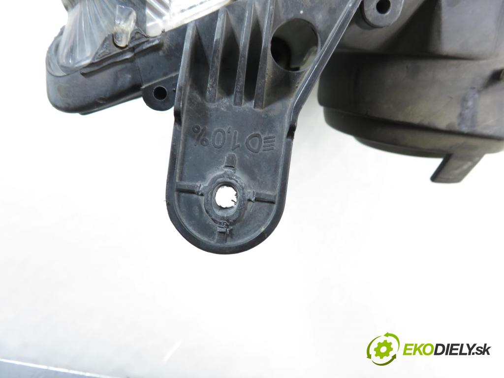 OPEL MERIVA A nadwozie wielkoprzestrzenne (MPV) (X03) MINIVAN 2004 55,00 1.7 DTI 75 - Y 17 DT 1686,00 Svetlo LP