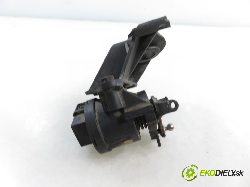 VW LT 28-46 II Platforma / podwozie (2DC, 2DF, 2DG, 2DL, 2DM) KABINA/PLATFORMA 1999 75,00 2.5 TDI - AHD 2461,00 Potenciometer plynu 0115428617 (Potenciometer plynového pedálu)