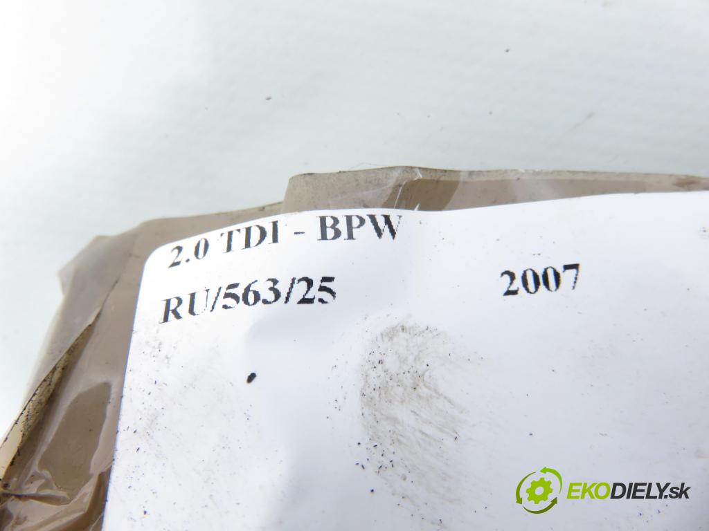 AUDI A4 Avant (8ED, B7) KOMBI 2007 103,00 2.0 TDI - BPW 1968,00 ventilátor chladič PODNEBÍ / VODA 8E0121205AE