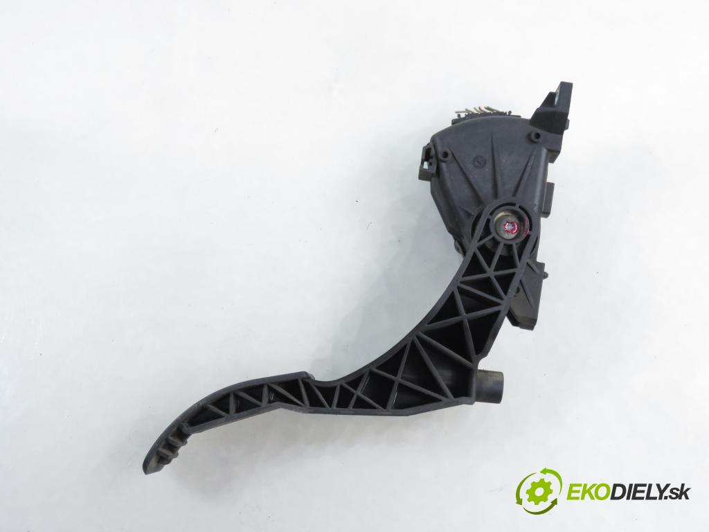 AUDI A2 (8Z0) HB 2002 55,00 1.4 TDI - AMF 1422,00 Potenciometer plynu 8Z1721523D ; 6PV00777015 (Potenciometer plynového pedálu)