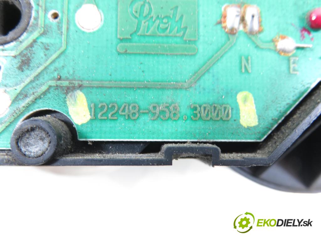 VW LT 28-46 II Platforma / podwozie (2DC, 2DF, 2DG, 2DL, 2DM) KABINA/PLATFORMA 1999 75,00 2.5 TDI - AHD 2461,00 Panel kúrenia F650578D ; 122489583000