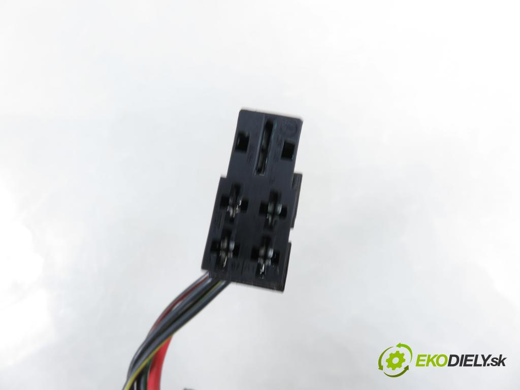 VW LT 28-46 II Platforma / podwozie (2DC, 2DF, 2DG, 2DL, 2DM) KABINA/PLATFORMA 1999 75,00 2.5 TDI - AHD 2461,00 spinačka 9014600104 (Spínacia skrinka)