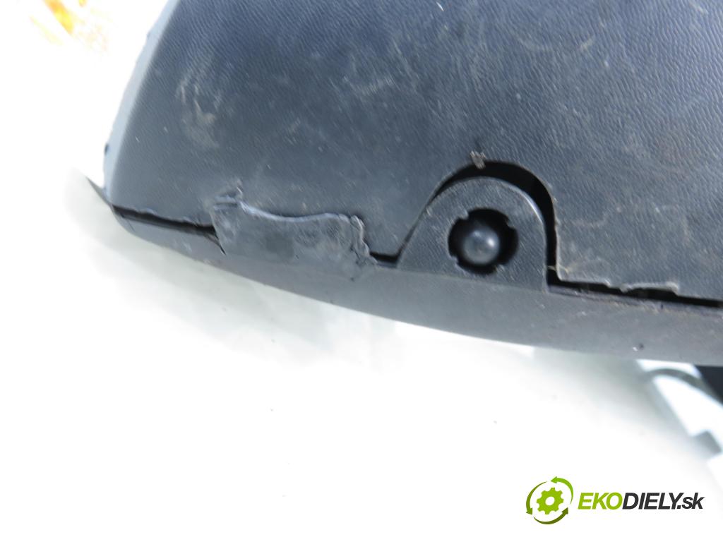 RENAULT MASTER III Platforma / podwozie (EV, HV, UV) KABINA/PLATFORMA 2015 0,00 2.3 dCi 165 FWD - M9T 700 2298,00 zpětné zrcátko