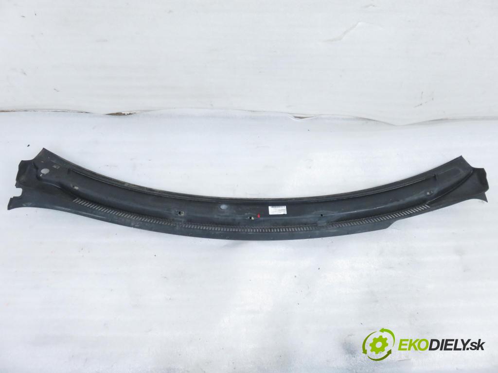 VW TRANSPORTER V Skrzynia (7HA, 7HH, 7EA, 7EH) FURGON 2008 75,00 1.9 TDI - BRS 1896,00 torpédo plast pod čelní okno 7H1819403A (Plast pod čelním sklem)