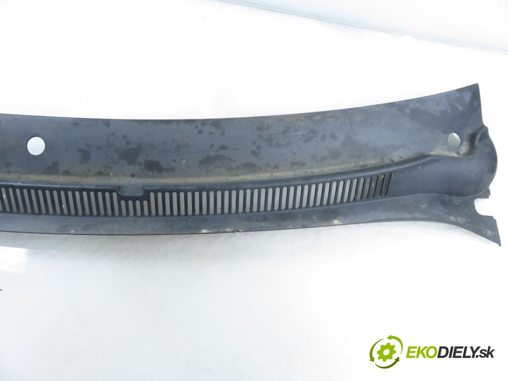 VW TRANSPORTER V Skrzynia (7HA, 7HH, 7EA, 7EH) FURGON 2008 75,00 1.9 TDI - BRS 1896,00 torpédo plast pod čelní okno 7H1819403A (Plast pod čelním sklem)