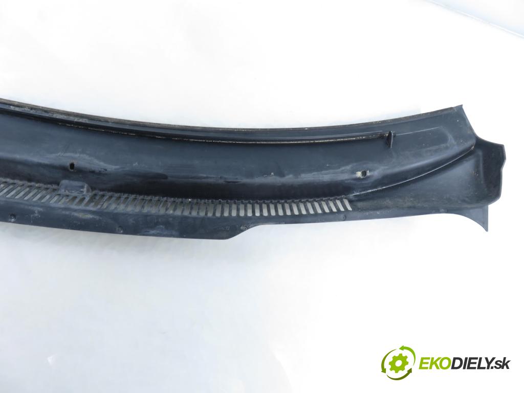 VW TRANSPORTER V Skrzynia (7HA, 7HH, 7EA, 7EH) FURGON 2008 75,00 1.9 TDI - BRS 1896,00 torpédo plast pod čelní okno 7H1819403A (Plast pod čelním sklem)