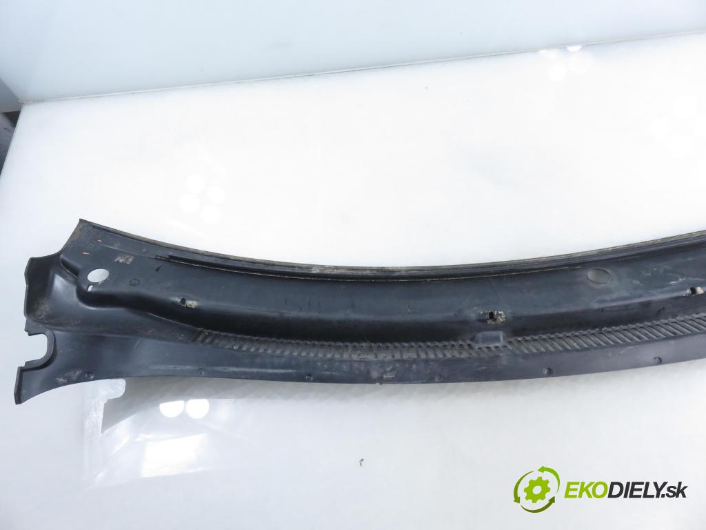 VW TRANSPORTER V Skrzynia (7HA, 7HH, 7EA, 7EH) FURGON 2008 75,00 1.9 TDI - BRS 1896,00 torpédo plast pod čelní okno 7H1819403A (Plast pod čelním sklem)