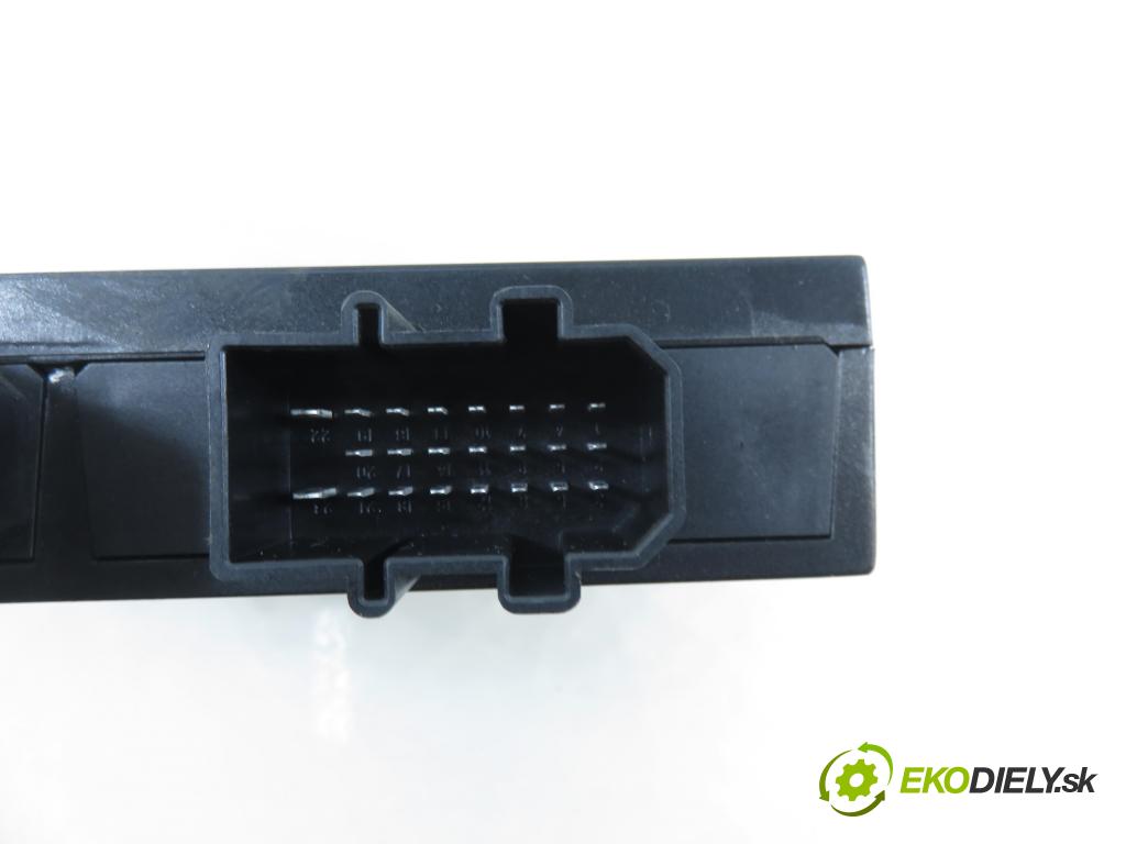 SEAT LEON (1M1) HB 2001 74,00 1.6 - AKL 1595,00 MODUL komfortu 1J0959799AH