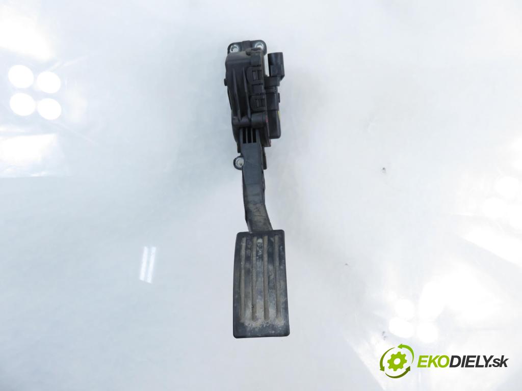 FORD FOCUS II (DA_, HCP) HB 2005 85,00 1.8 TDCi 115 - KKDA 1753,00 Potenciometer plynu 4M519F836AH ; 6PV00864101 (Potenciometer plynového pedálu)