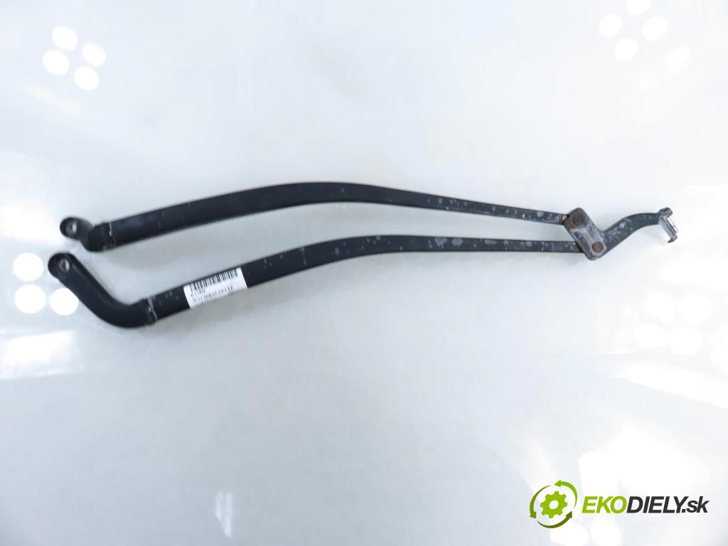 AUDI A2 (8Z0) HB 2002 55,00 1.4 TDI - AMF 1422,00 RAMENO: stierače LP