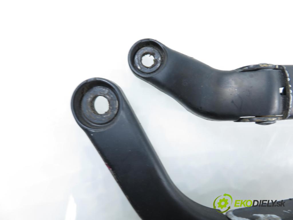 AUDI A2 (8Z0) HB 2001 55,00 1.4 TDI - AMF 1422,00 RAMENO: stierače PP