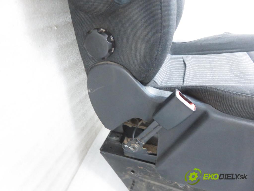 FORD TRANSIT CUSTOM V362 Skrzynia (FY, FZ) FURGON 2016 77,00 2.0 TDCi - YLF6 1995,00 Sedadlo šoféri