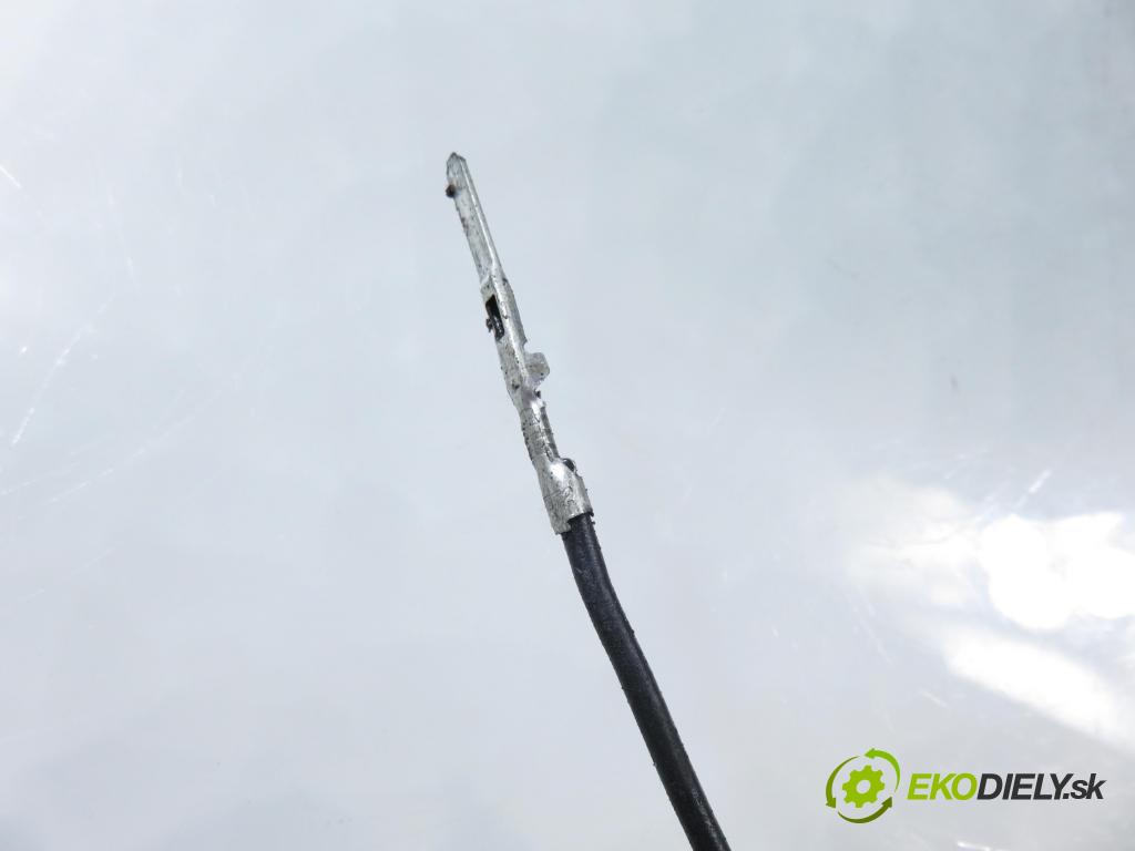 KIA SPORTAGE (K00) TERENOWY 2000 61,00 2.0 TD 4WD 83 - RF 1998,00 KOMPRESOR: klimatizace  (Kompresor klimatizace)