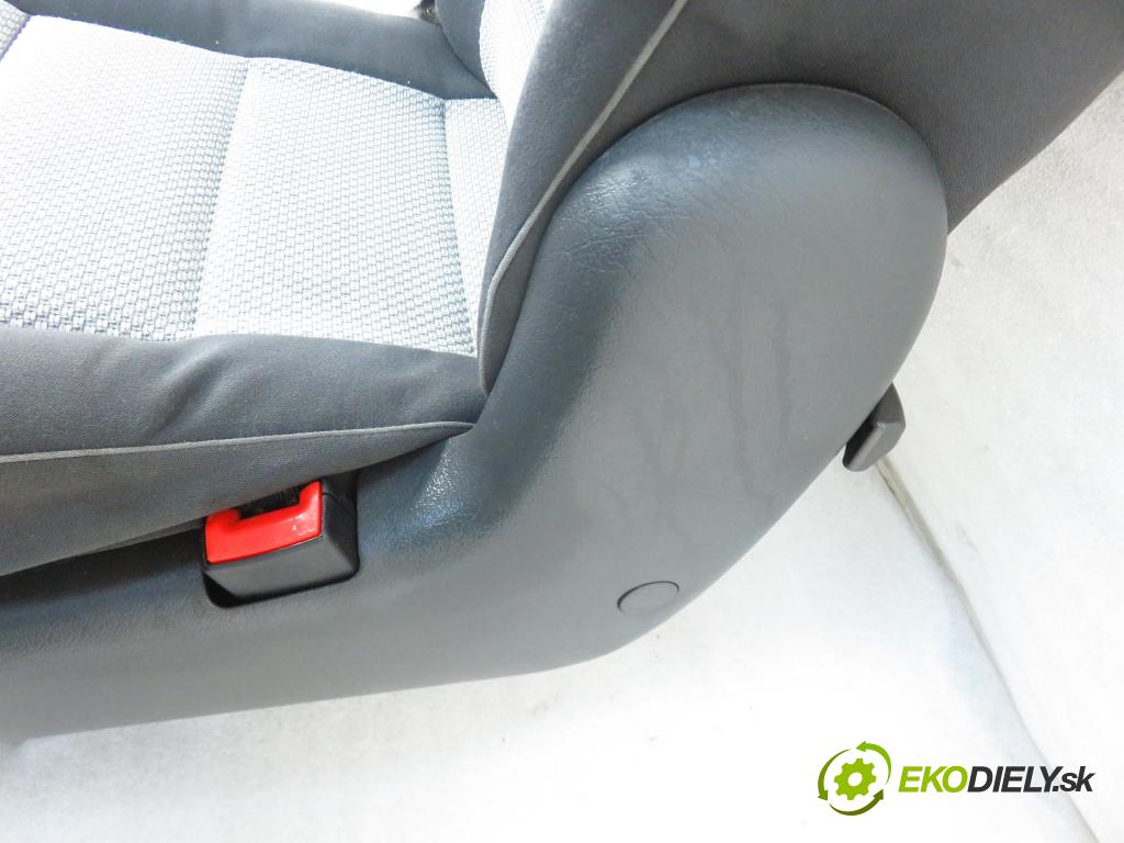 VW SHARAN (7M8, 7M9, 7M6) MINIVAN 2007 103,00 2.0 TDI - BRT 1968,00 Sedadlo 2 rad STREDNÝ: