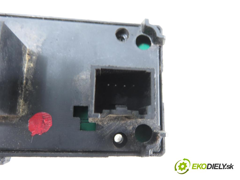 FORD TRANSIT CUSTOM V362 Skrzynia (FY, FZ) FURGON 2016 77,00 2.0 TDCi - YLF6 1995,00 Panel ovládaní oken