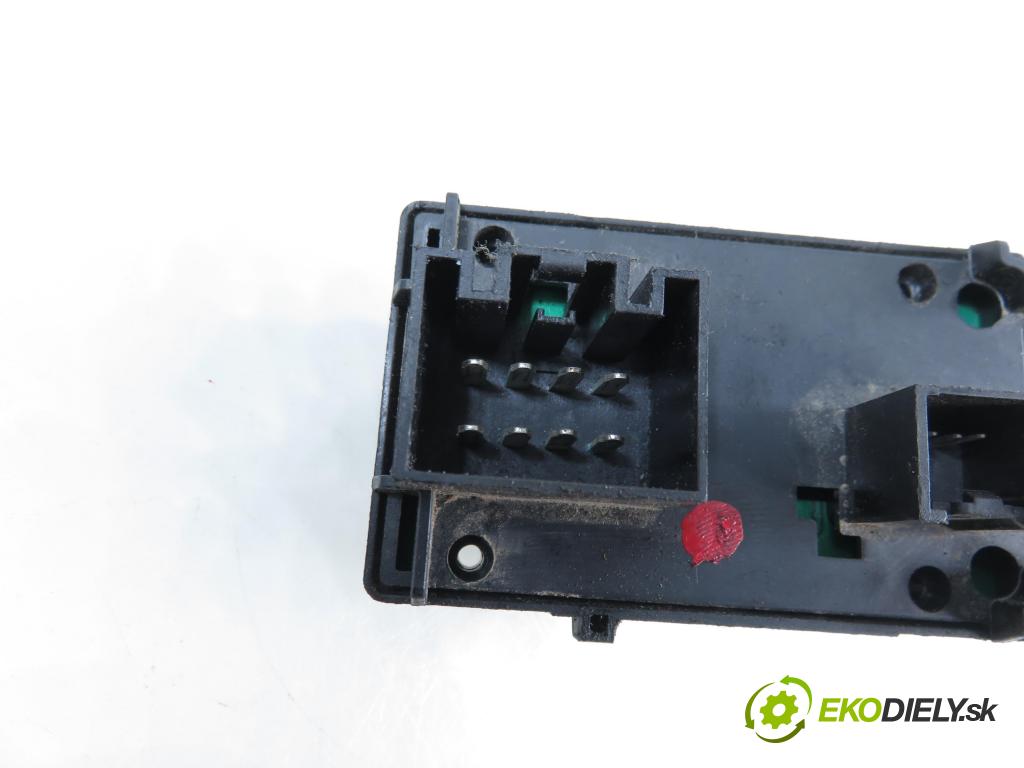 FORD TRANSIT CUSTOM V362 Skrzynia (FY, FZ) FURGON 2016 77,00 2.0 TDCi - YLF6 1995,00 Panel ovládaní oken