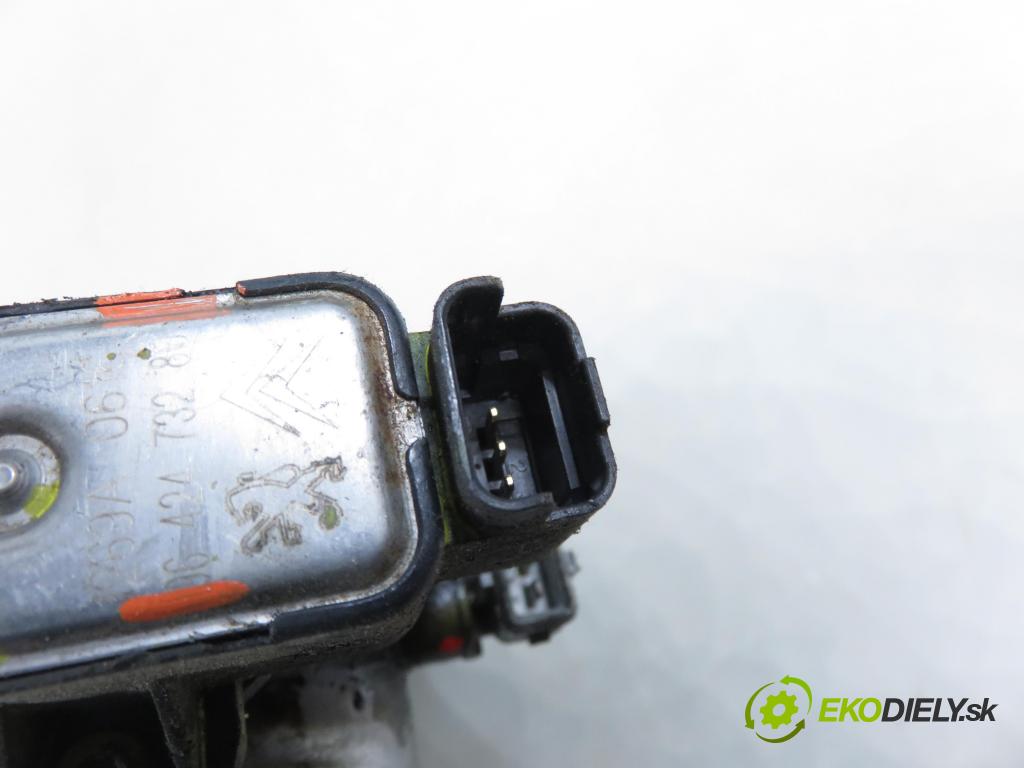 CITROEN XSARA PICASSO (N68) MINIVAN 2002 85,00 1.8 16V - 6FZ (EW7J4) 1749,00 Škrtiaca klapka 9642473280 (Škrtiaca klapka)