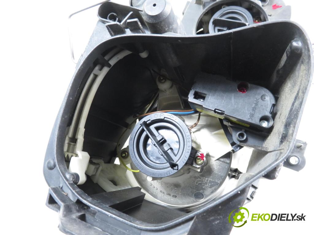 VW TOURAN (1T1, 1T2) MINIVAN 2005 75,00 1.6 - BGU 1595,00 světlo LP 1T0941005D