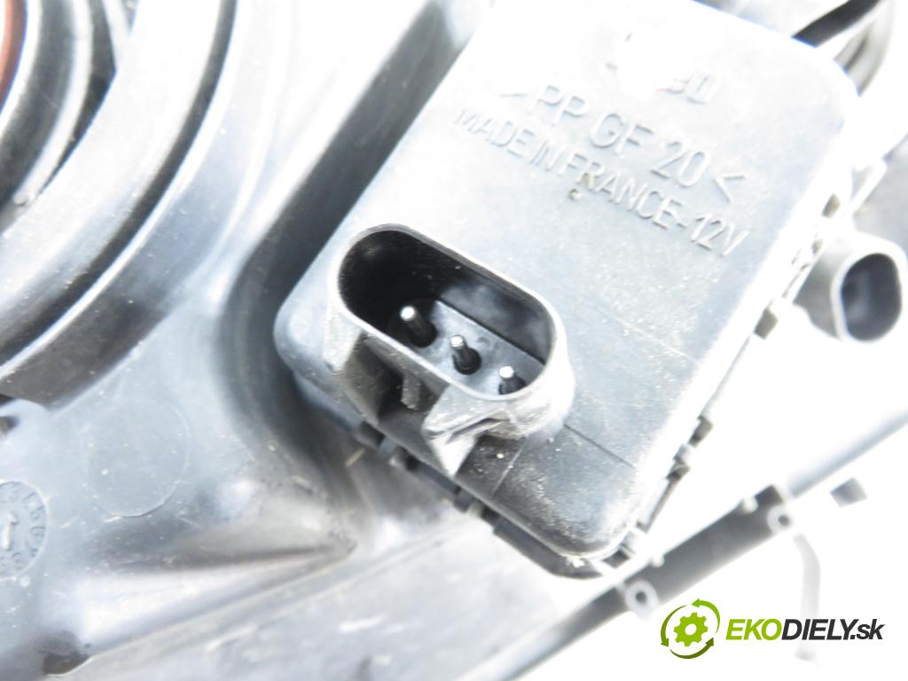 OPEL ZAFIRA A Nadwozie Wielkopojemne (MPV) (T98)  MINIVAN 2002 92,00 1.8 16V 125 - Z 18 XE 1796,00 Svetlo LP