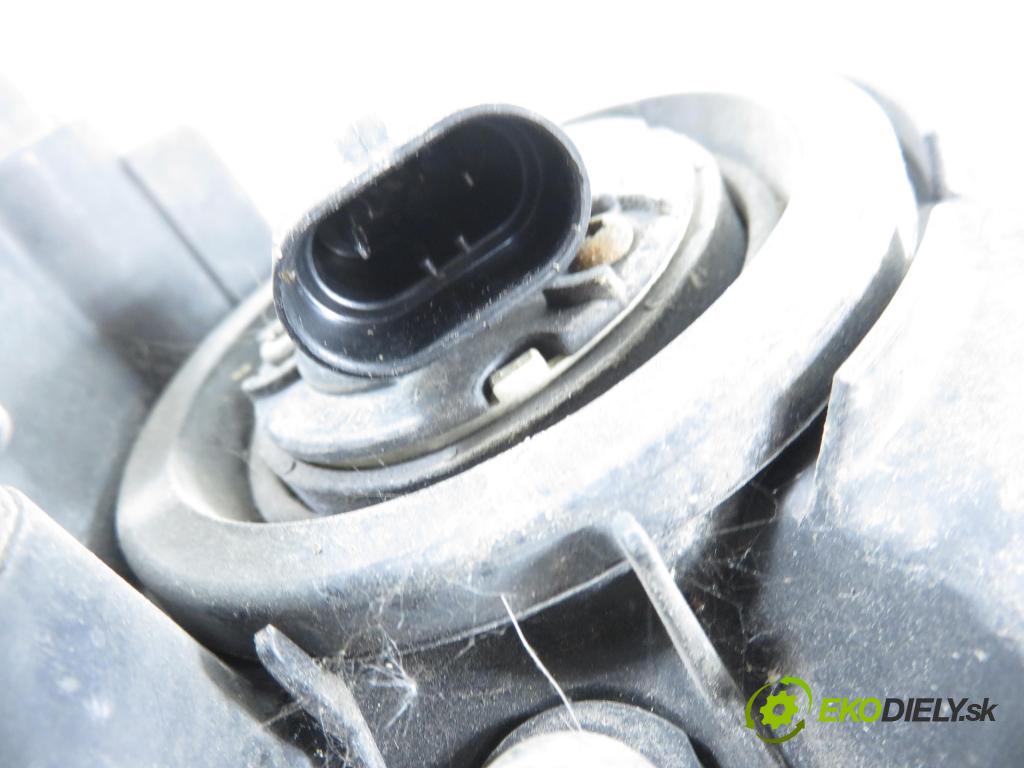 OPEL ZAFIRA A Nadwozie Wielkopojemne (MPV) (T98)  MINIVAN 2002 92,00 1.8 16V 125 - Z 18 XE 1796,00 Svetlo LP