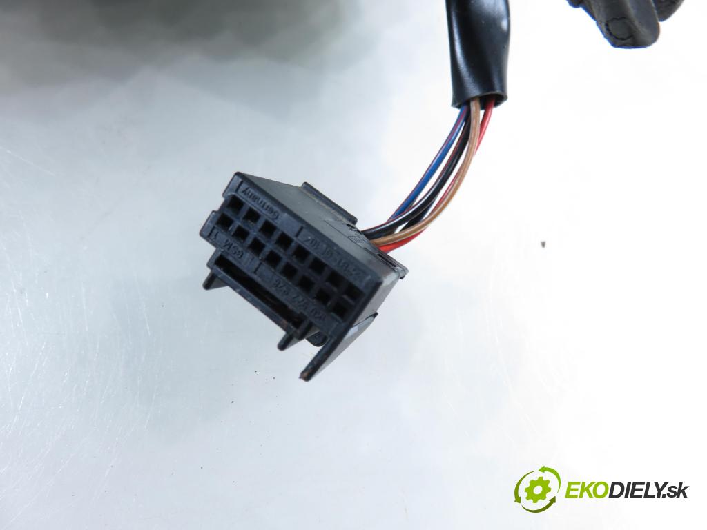 VW GOLF PLUS (5M1, 521) HB 2006 66,00 1.9 TDI - BRU 1896,00 Spätné zrkadlo LE