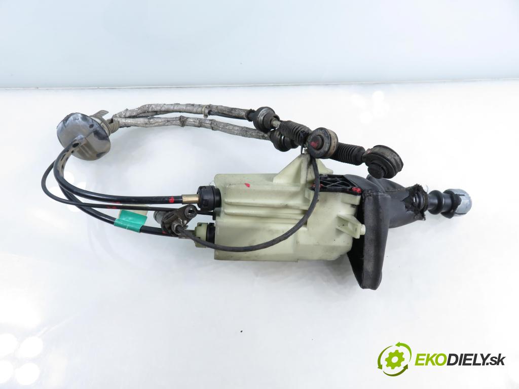 CITROEN C8 (EA_, EB_) MINIVAN 2005 0,00 2.0 HDi - RHT (DW10ATED4) 1997,00 ZVEDÁK: