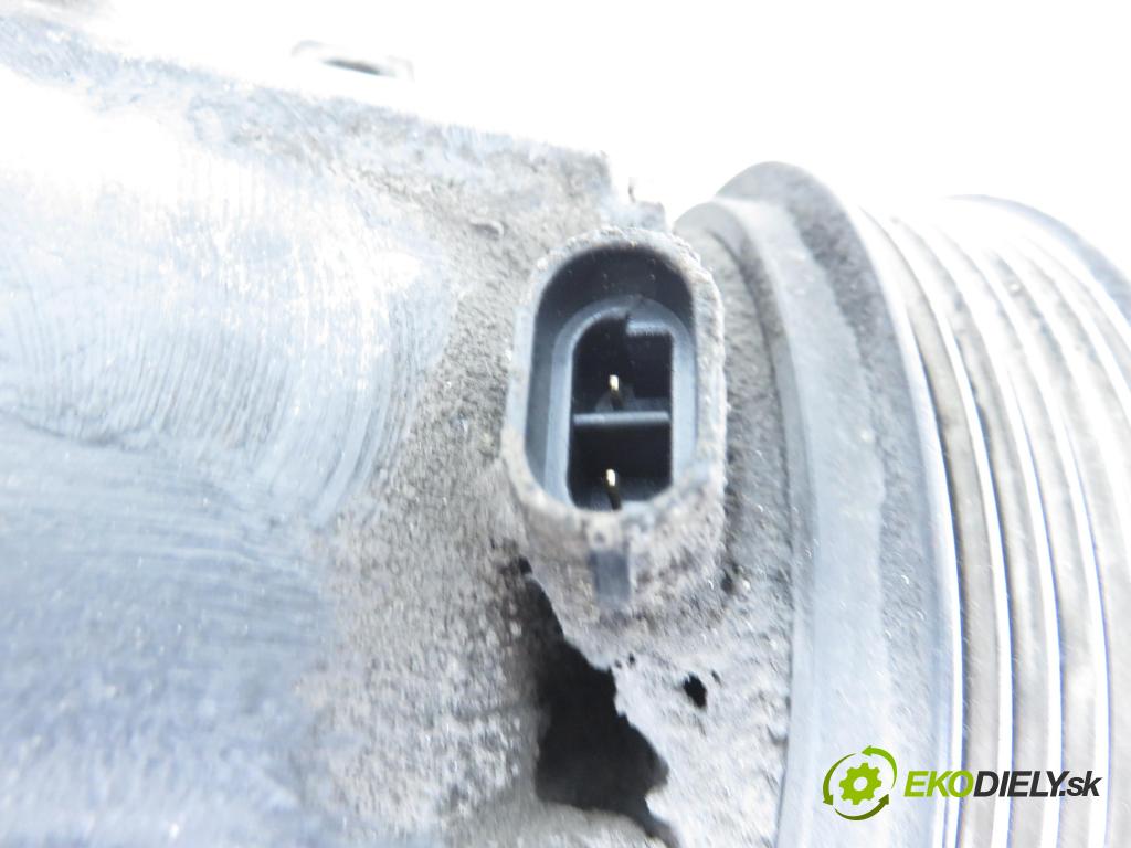 RENAULT TRAFIC II Skrzynia (FL) FURGON 2002 74,00 1.9 dCi 100 - F9Q 760 1870,00 KOMPRESOR: klimatizace 7700105765 ; 1135309 (Kompresor klimatizace)