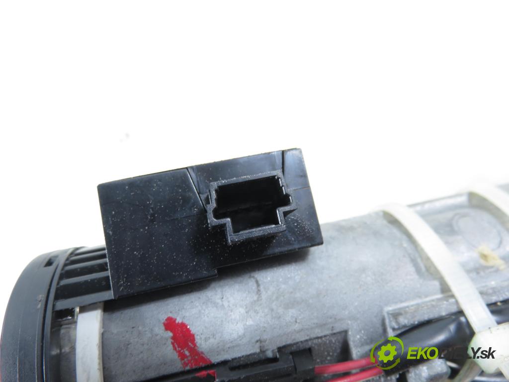 NISSAN PATHFINDER III (R51) TERENOWY 2007 198,00 4.0 4WD 269 - VQ40DE 3954,00 spinačka 28590C9968 (Spínacia skrinka)