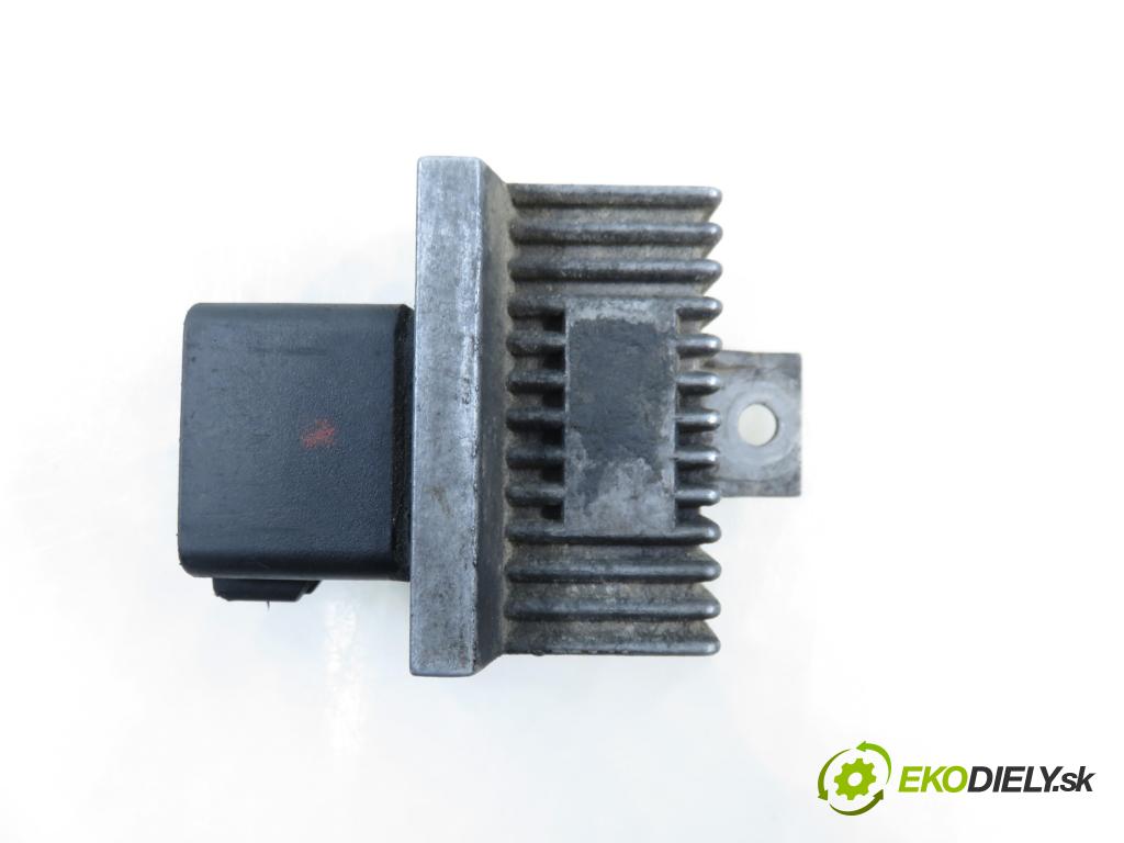 RENAULT TRAFIC II Skrzynia (FL) FURGON 2002 74,00 1.9 dCi 100 - F9Q 760 1870,00 RELÉ: JÚN: 