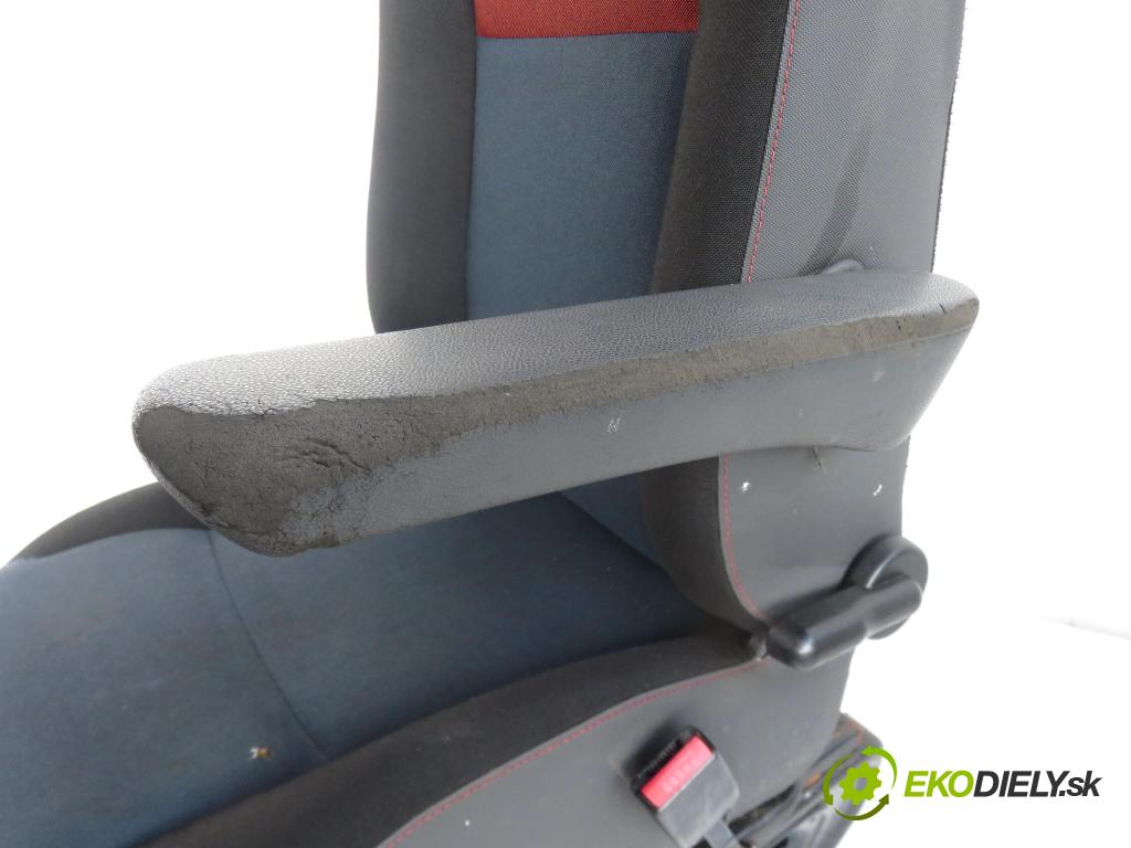 RENAULT MASTER III Platforma / podwozie (EV, HV, UV) KABINA/PLATFORMA 2015 0,00 2.3 dCi 165 FWD - M9T 700 2298,00 sedadlo CESTUJÍCÍ/PP