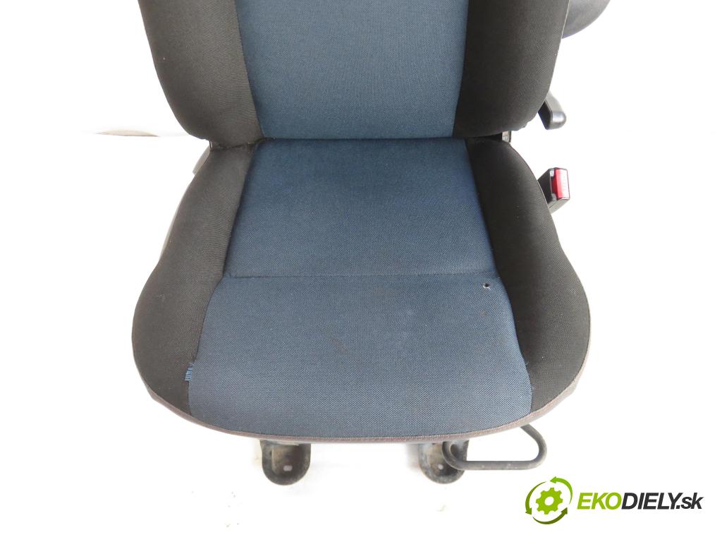 RENAULT MASTER III Platforma / podwozie (EV, HV, UV) KABINA/PLATFORMA 2015 0,00 2.3 dCi 165 FWD - M9T 700 2298,00 sedadlo CESTUJÍCÍ/PP