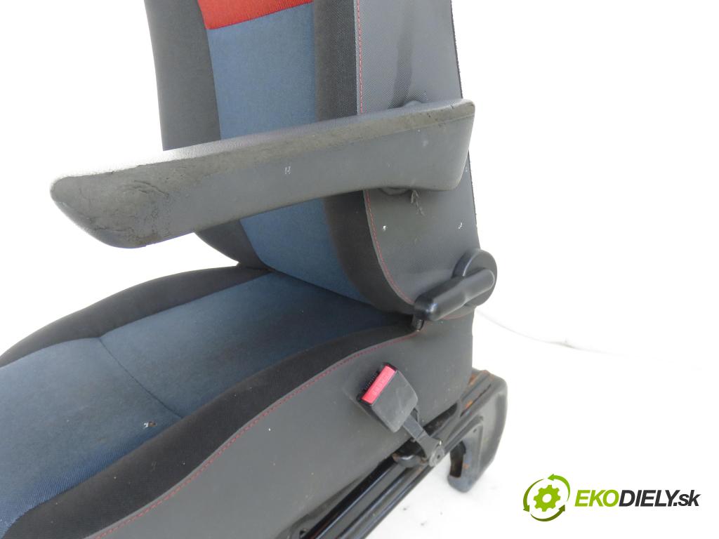 RENAULT MASTER III Platforma / podwozie (EV, HV, UV) KABINA/PLATFORMA 2015 0,00 2.3 dCi 165 FWD - M9T 700 2298,00 sedadlo CESTUJÍCÍ/PP