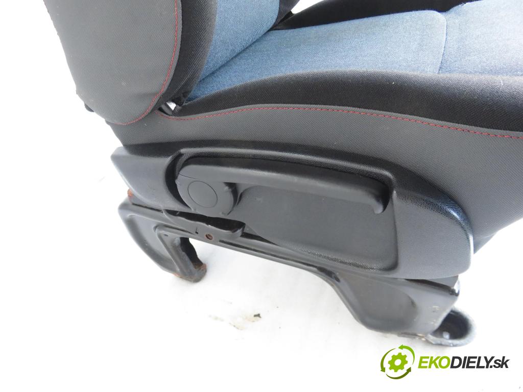 RENAULT MASTER III Platforma / podwozie (EV, HV, UV) KABINA/PLATFORMA 2015 0,00 2.3 dCi 165 FWD - M9T 700 2298,00 sedadlo CESTUJÍCÍ/PP