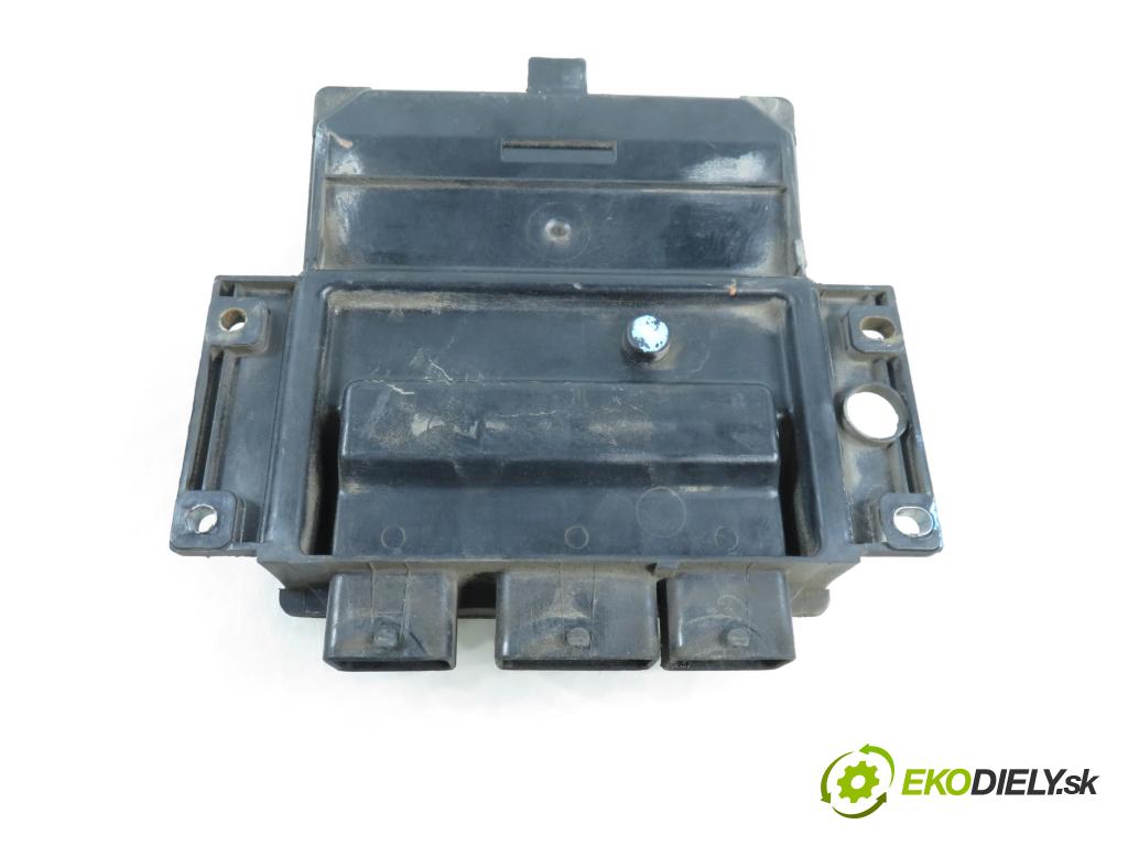 RENAULT KANGOO (KC0/1_) MINIVAN 2004 60,00 1.5 dCi 80 - K9K 702 1461,00 Riadiaca jednotka Motor 8200331477 ; 8200374247