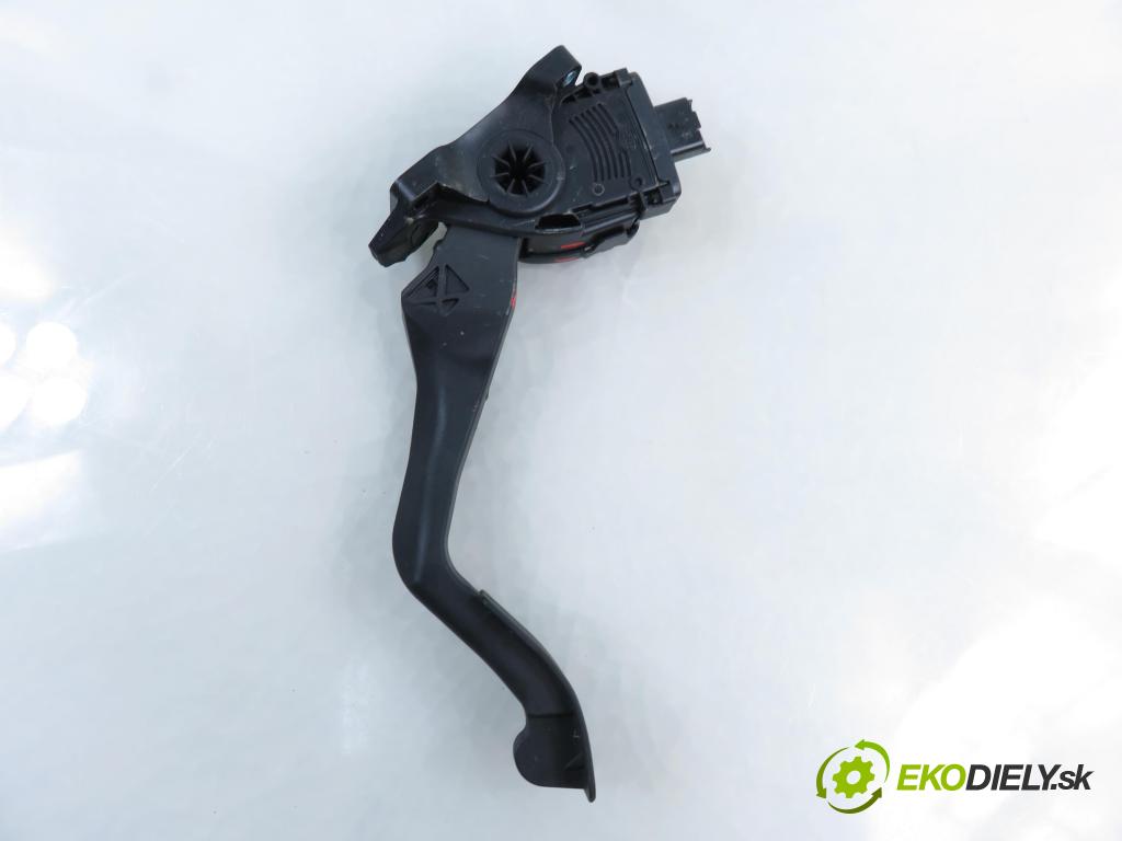 PEUGEOT 207 (WA_, WC_) HB 2007 54,00 1.4 - KFV (TU3A) 1360,00 Potenciometer plynu 968075688002 ; 6PV00908300 (Potenciometer plynového pedálu)