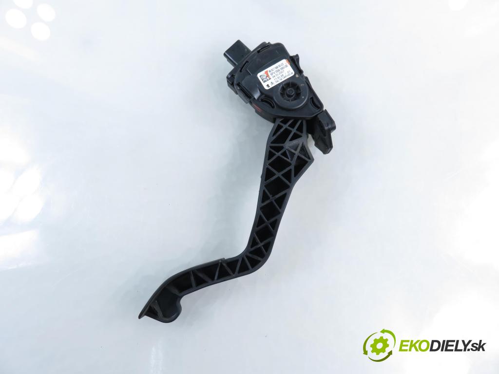 PEUGEOT 207 (WA_, WC_) HB 2007 54,00 1.4 - KFV (TU3A) 1360,00 Potenciometer plynu 968075688002 ; 6PV00908300 (Potenciometer plynového pedálu)