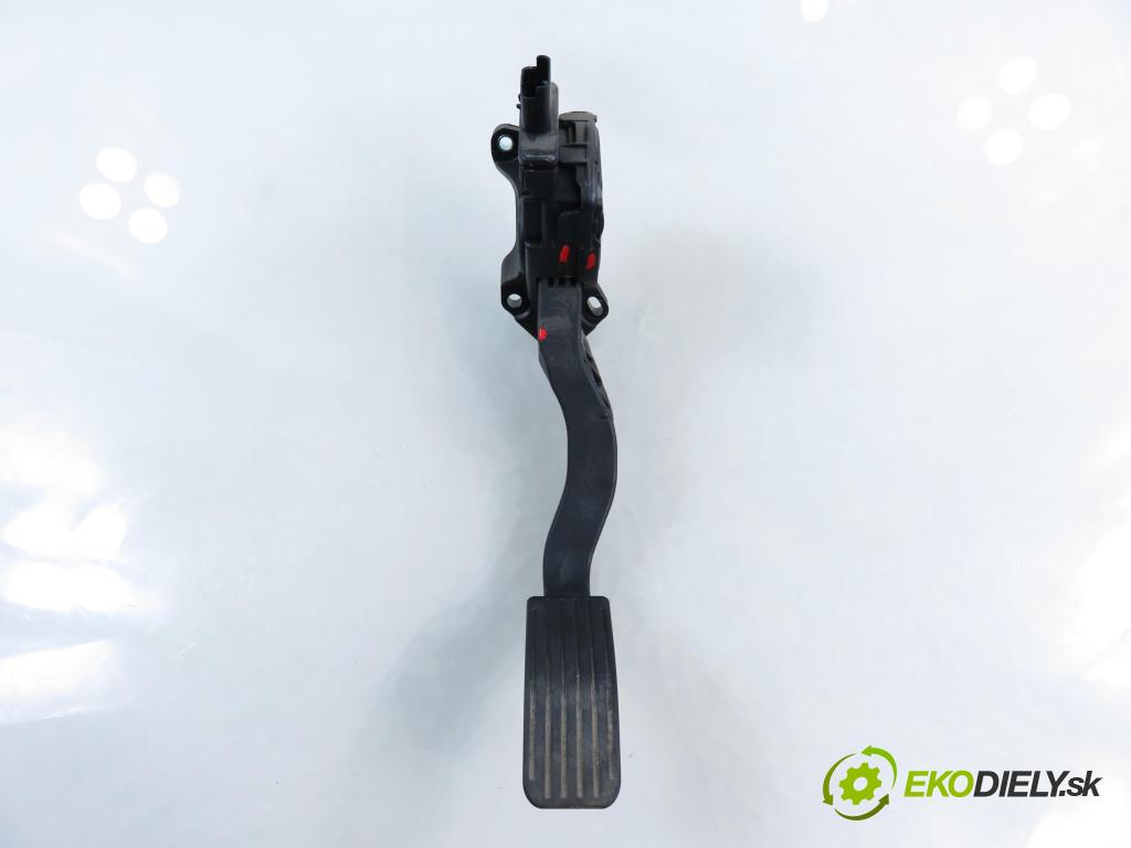 PEUGEOT 207 (WA_, WC_) HB 2007 54,00 1.4 - KFV (TU3A) 1360,00 Potenciometer plynu 968075688002 ; 6PV00908300 (Potenciometer plynového pedálu)