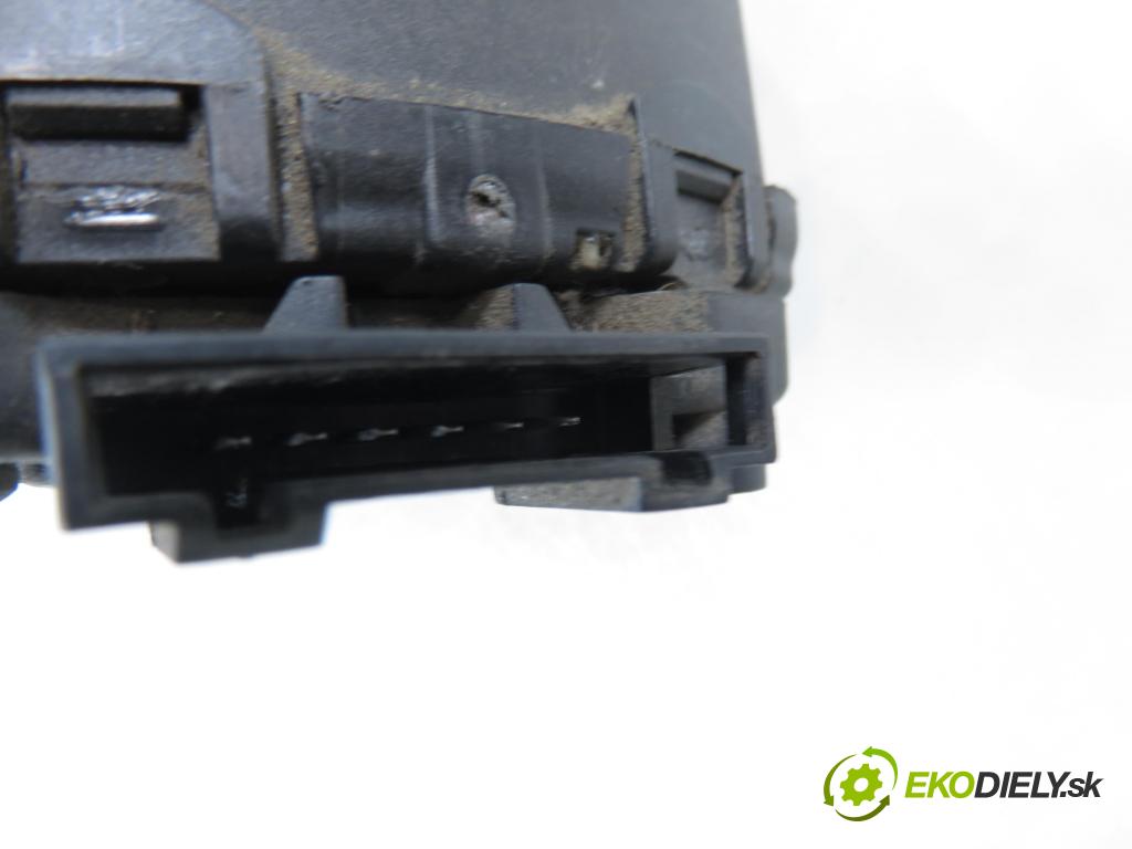 RENAULT KANGOO (KC0/1_) MINIVAN 2004 60,00 1.5 dCi 80 - K9K 702 1461,00 Potenciometer plynu 8200089851 ; 6PV00811924 (Potenciometer plynového pedálu)