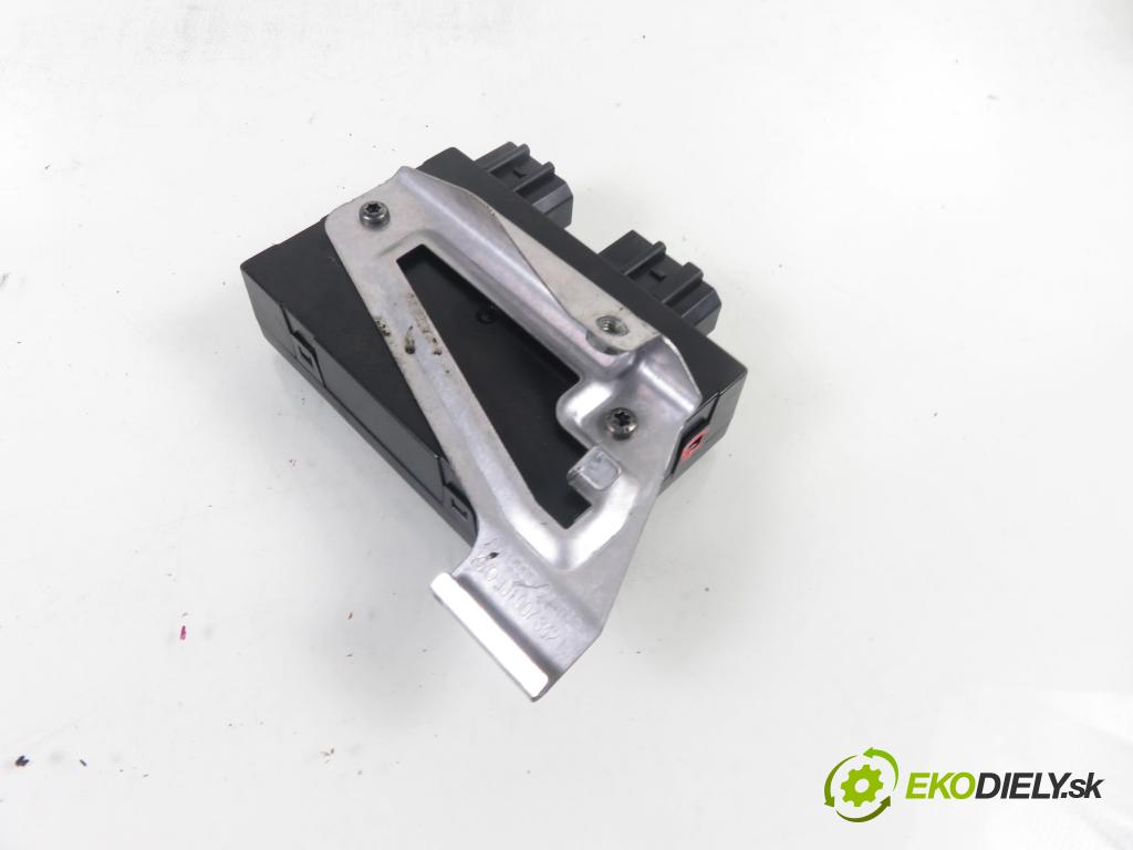 VW GOLF IV (1J1) HB 2000 81,00 1.9 TDI 110 - ASV 1896,00 MODUL komfortu 1J0959799AH