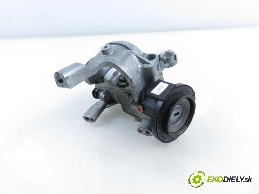 VOLVO V40 Kombi (645) KOMBI 2004 85,00 1.9 DI 116 - D 4192 T3 1870,00 spinačka  (Spínacia skrinka)