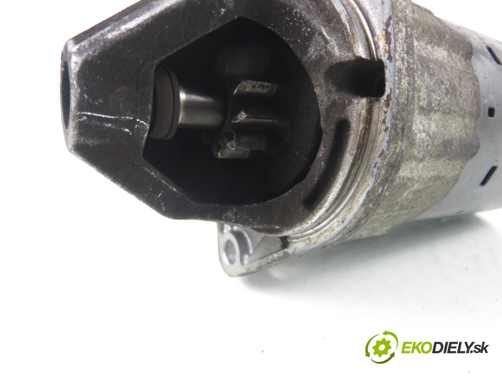 OPEL CORSA C (X01) HB 2001 43,00 1.0 12V 58 - Z 10 XE 973,00 Štartér 0001107402 (Štartér)