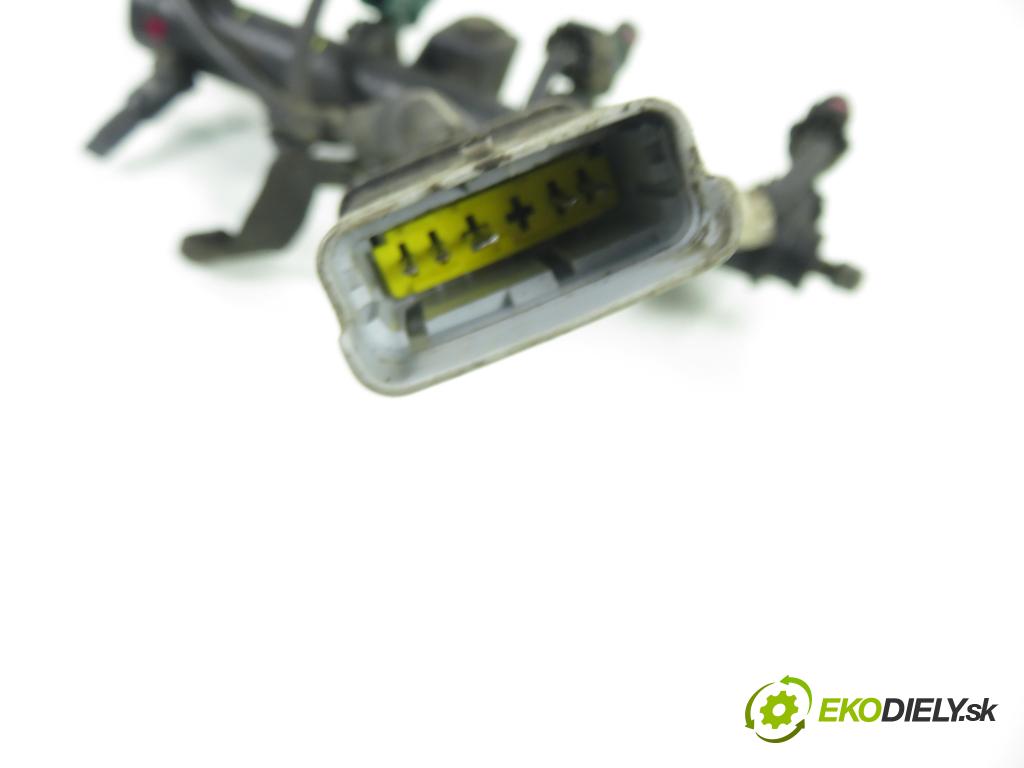 PEUGEOT 206 liftback (2A/C) HB 2006 55,00 1.4 75 - KFW 1360,00 lišta vstřikovací 9655833580 ; 01F023 (Vstřikovací lišta)