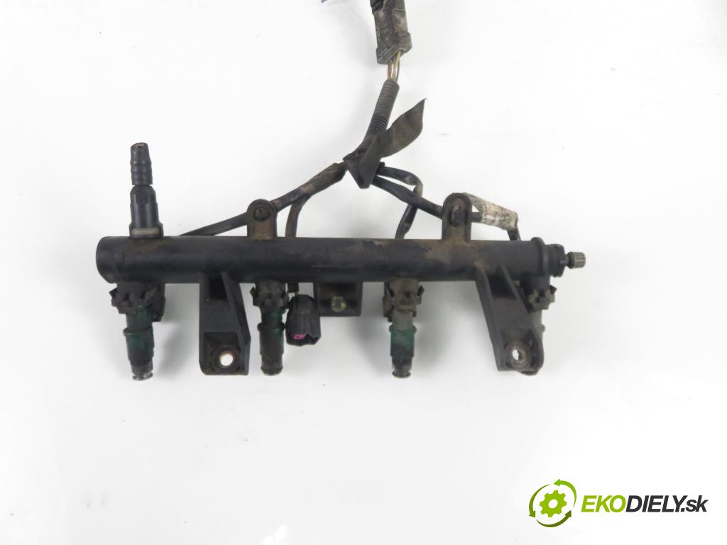 PEUGEOT 206 liftback (2A/C) HB 2006 55,00 1.4 75 - KFW 1360,00 lišta vstřikovací 9655833580 ; 01F023 (Vstřikovací lišta)