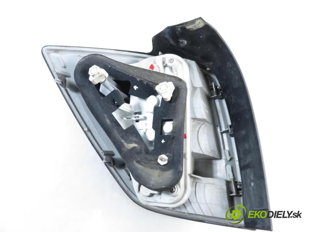 OPEL ASTRA H Kombi (A04) KOMBI 2004 125,00 2.0 Turbo - Z 20 LEL 1998,00 Svetlo pravé zadné 24451840