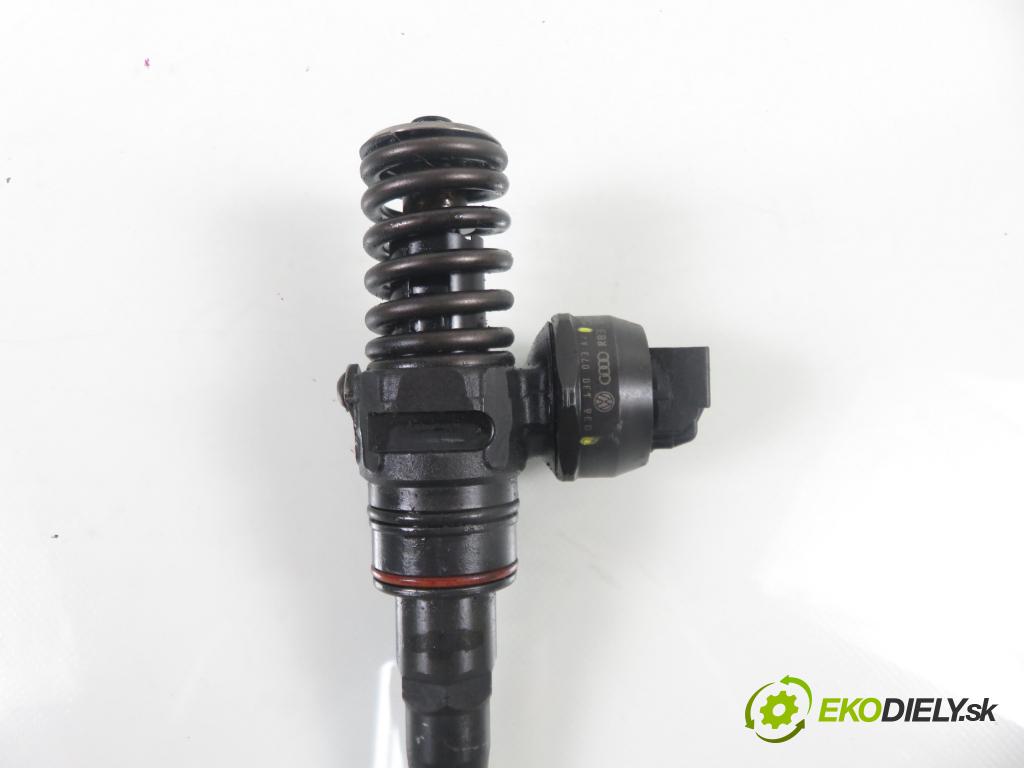 SKODA FABIA I Combi (6Y5) KOMBI 2002 74,00 1.9 TDI - ATD 1896,00 Vstrekovač 038130073AJ ; 0414720037 (Vstrekovač paliva)