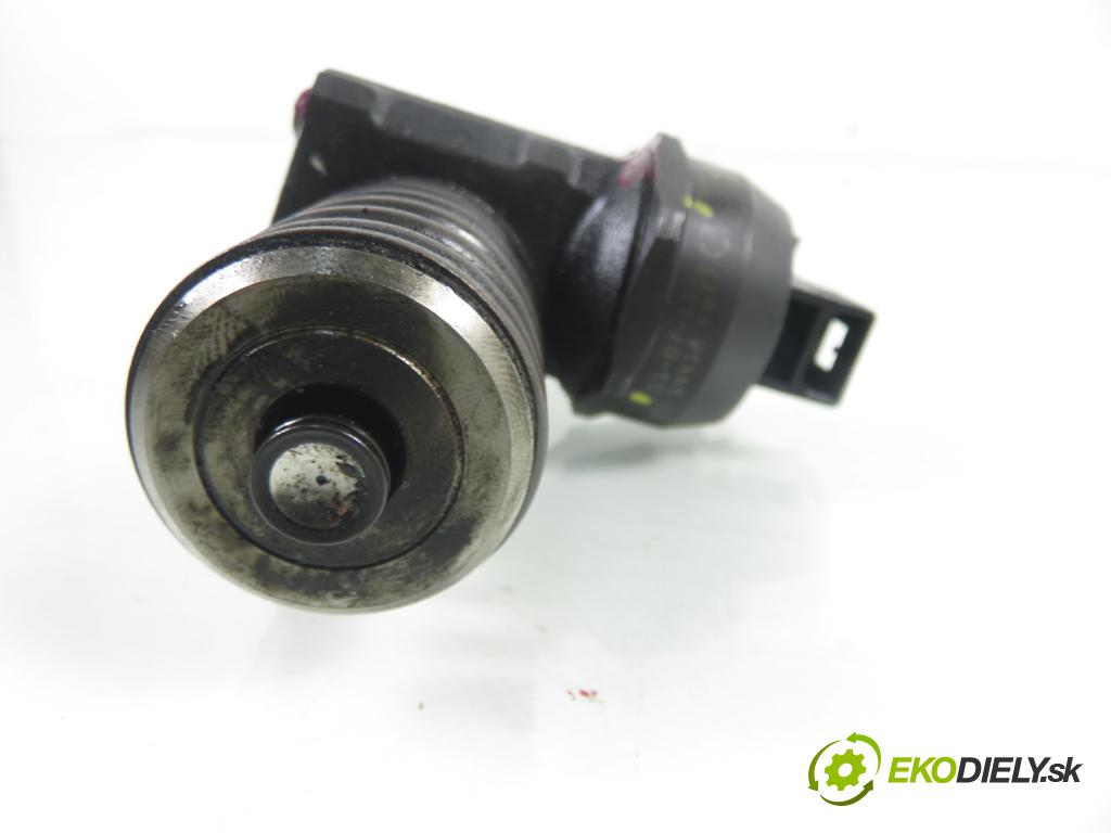 SKODA FABIA I Combi (6Y5) KOMBI 2002 74,00 1.9 TDI - ATD 1896,00 Vstrekovač 038130073AJ ; 0414720037 (Vstrekovač paliva)