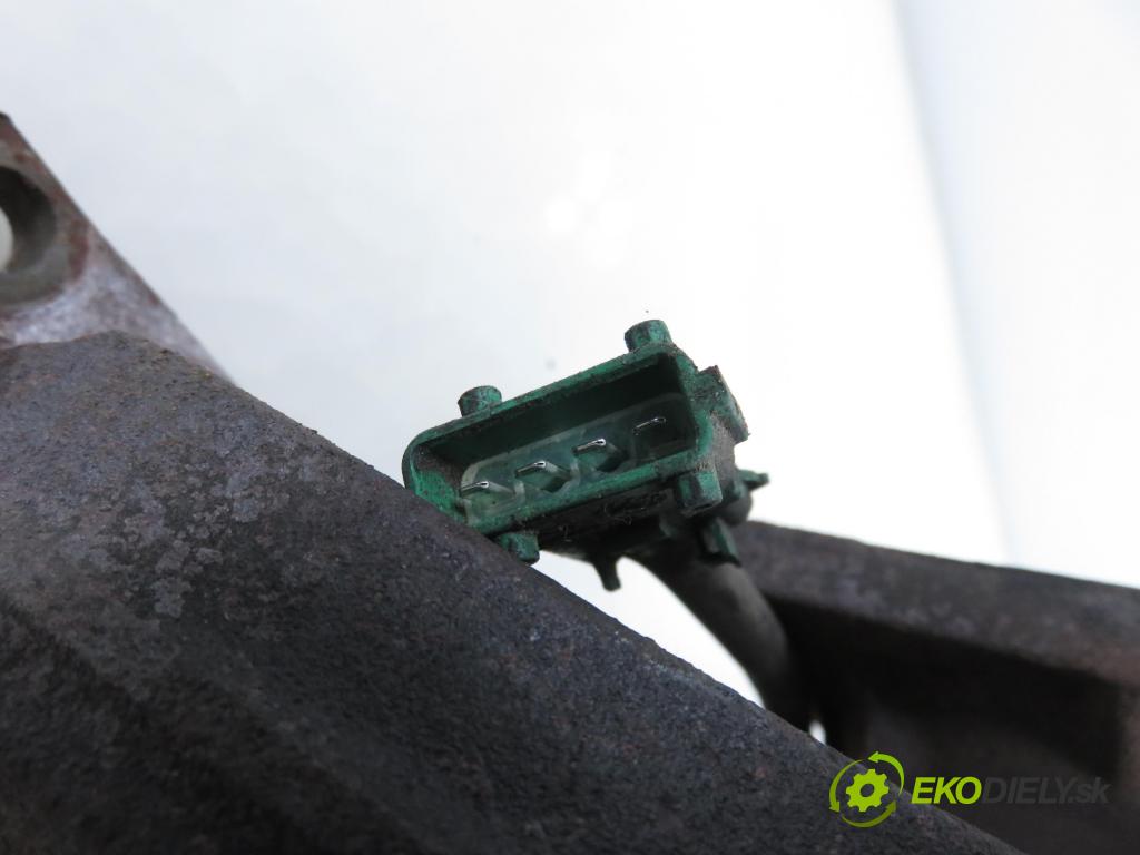 PEUGEOT 206 CC (2D) CABRIO 2002 80,00 1.6 16V - NFU 1587,00 potrubí VYČERPAT: 82800 (Výfukové potrubí)