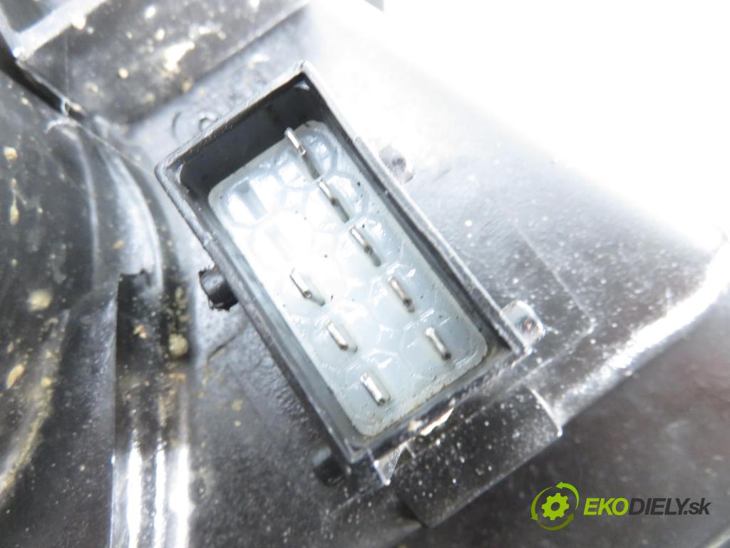 OPEL MERIVA A nadwozie wielkoprzestrzenne (MPV) (X03) HB 2004 74,00 1.7 CDTI 100 - Z 17 DTH 1686,00 Svetlo LP 93321052